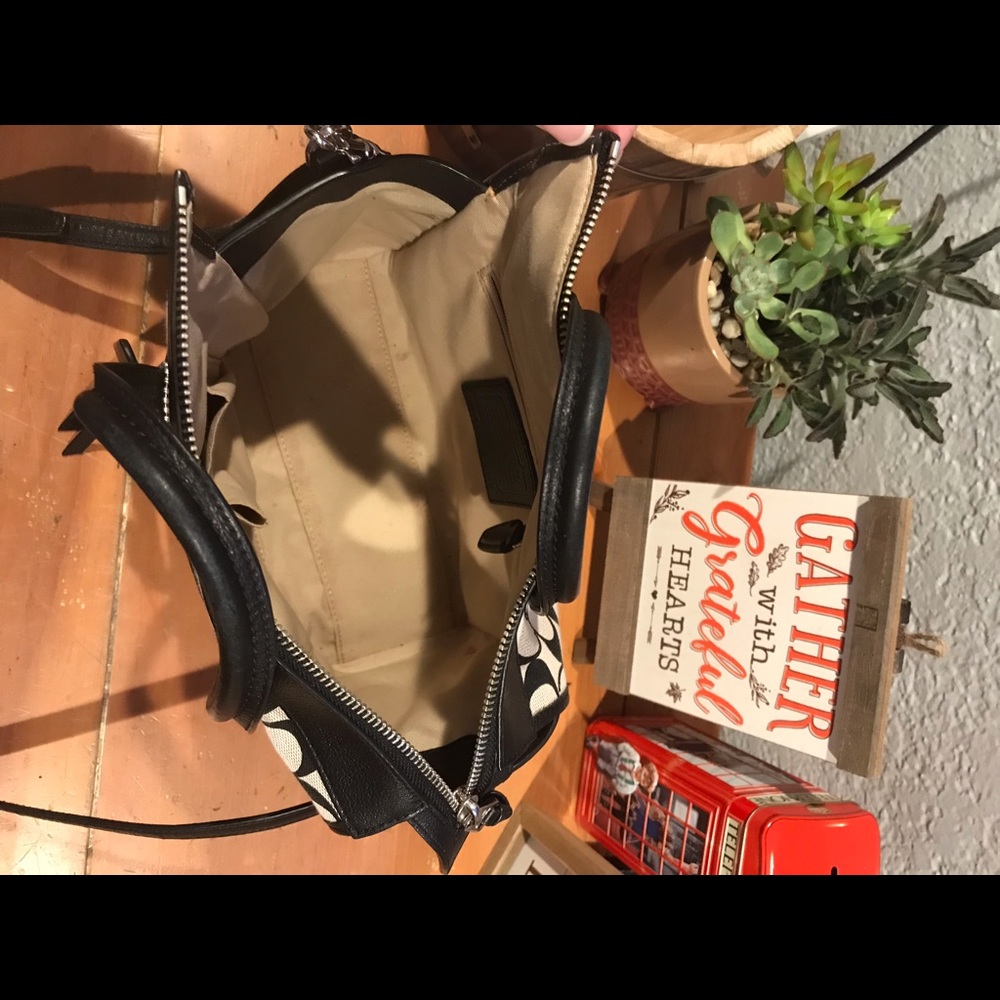 Small Coach Purse - Picture 4 of 5